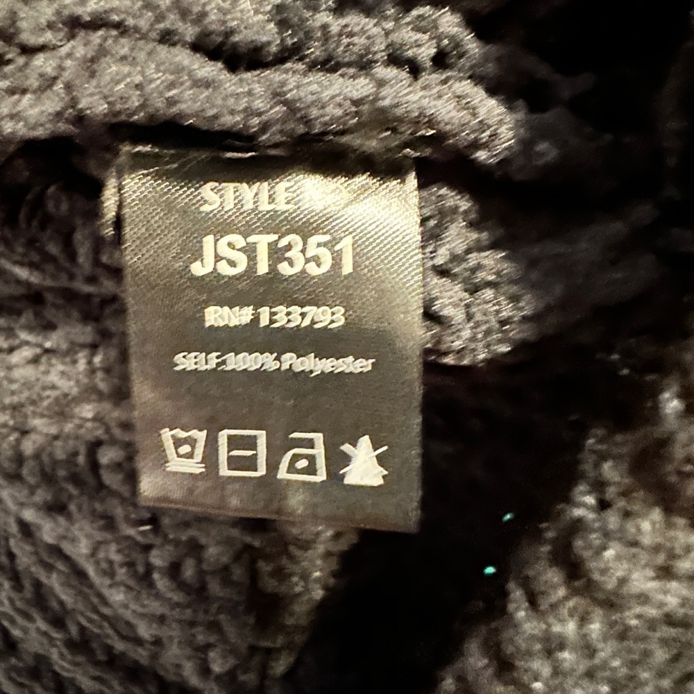 POL Scoop-Neck Chunky Knit Sweater. - Picture 5 of 8